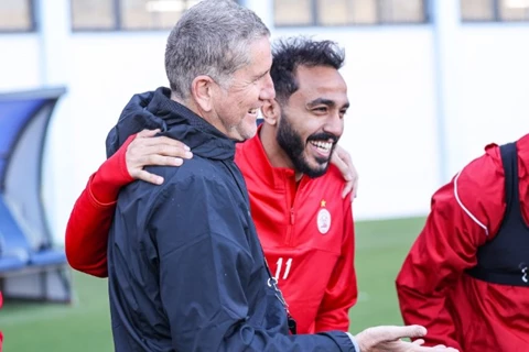 "وصلة هزار مع جاريدو".. محمود كهربا يخوض مرانه الأول في الاتحاد الليبي